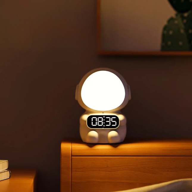 Astronaut vækkeur til børn med natlampe