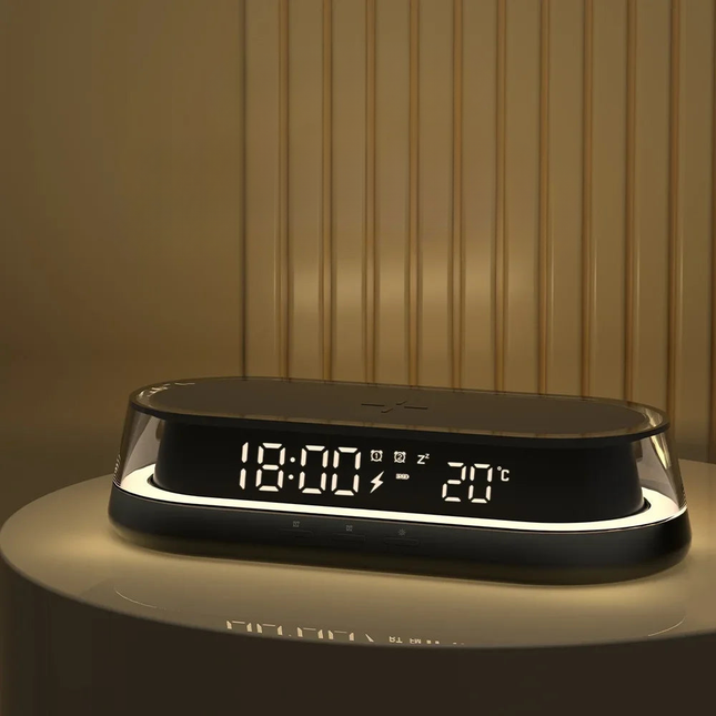 Vækkeur med trådløs oplader og RGB-lys