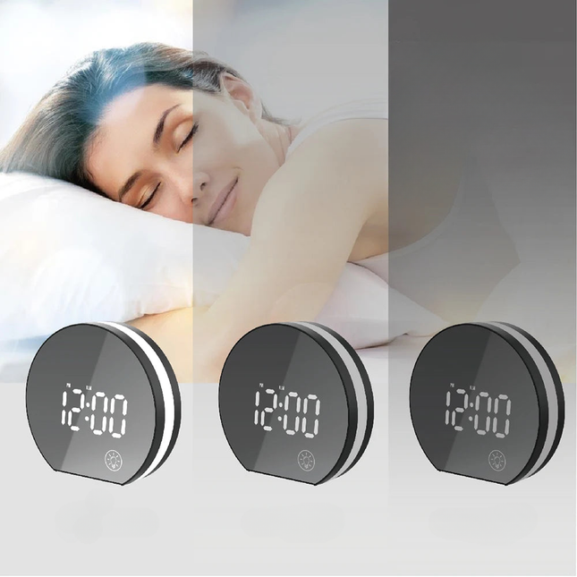 Rundt digitalt vækkeur med store tal