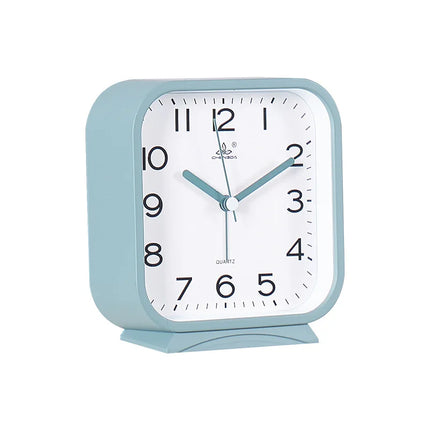 Klassisk firkantet analogt vækkeur til bordet
