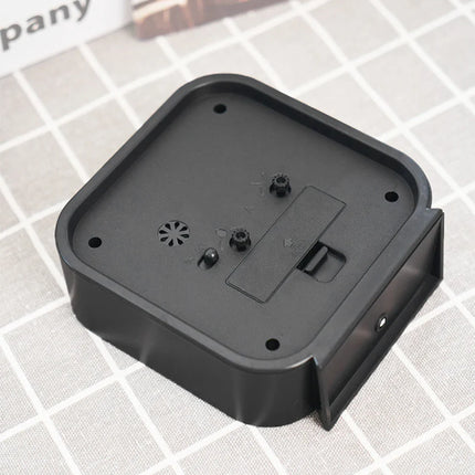 Klassisk firkantet analogt vækkeur til bordet