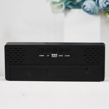 Rektangulært digitalt vækkeur med USB-opladning