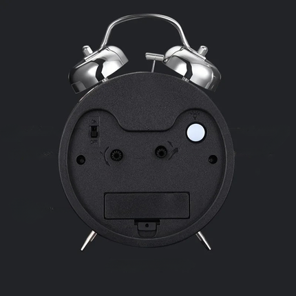 Vintage metal vækkeur med larmende klokker