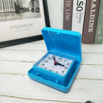 Lille klassisk analogt rejsevækkeur