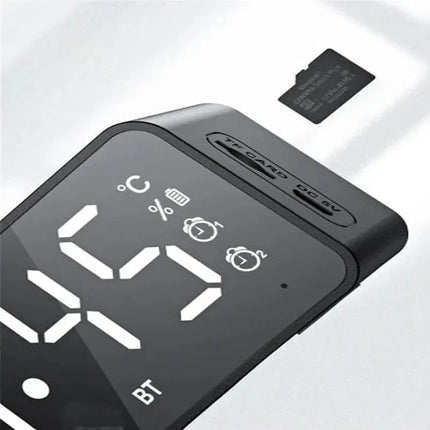 Genopladelig clockradio med Bluetooth og spejl