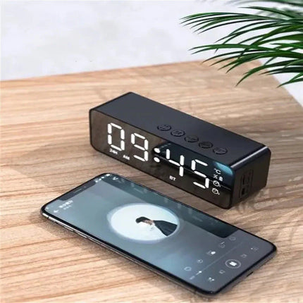 Genopladelig clockradio med Bluetooth og spejl