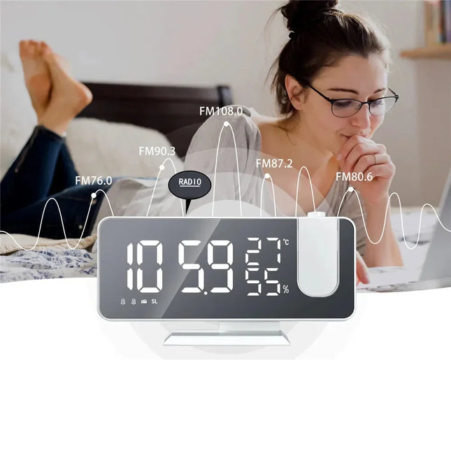 Hvid clockradio med projektor og spejl