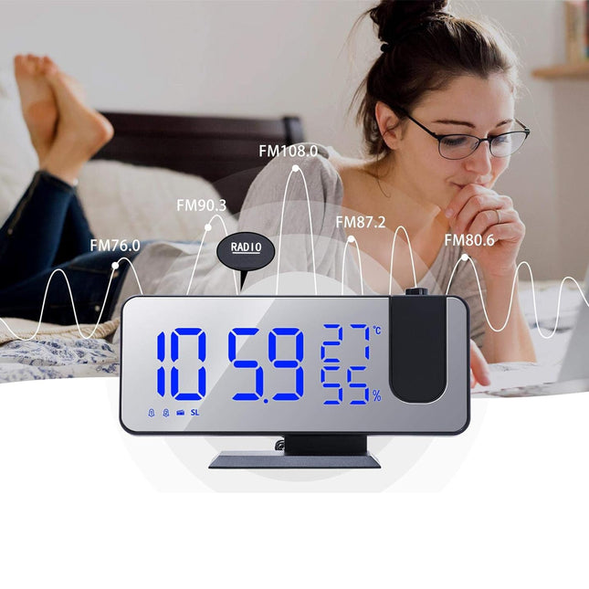 Moderne clockradio med projektion af tid