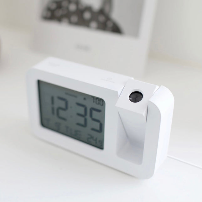 Digitalt vækkeur med projektor til teenagere