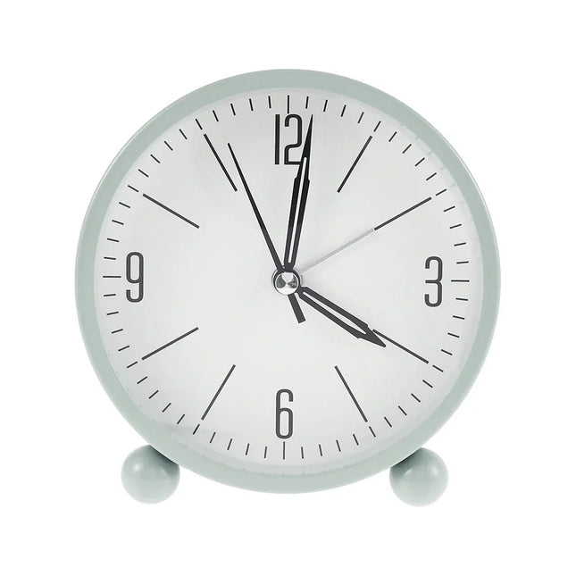 Minimalistisk rundt analogt vækkeur i metal