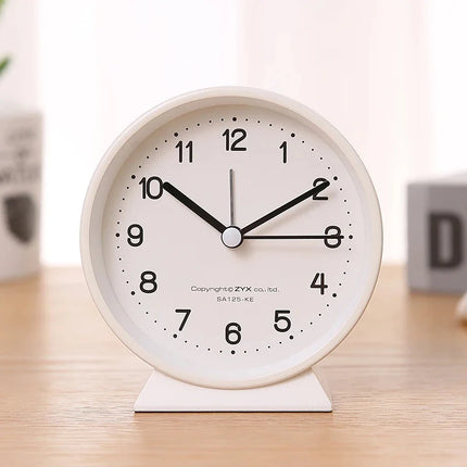 Lydløst analogt vækkeur i minimalistisk design