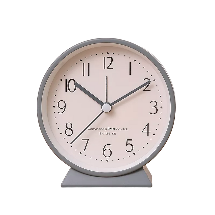Lydløst analogt vækkeur i minimalistisk design