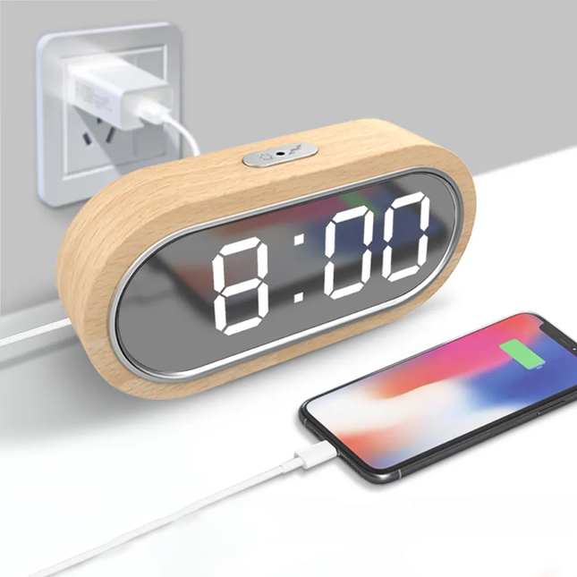 Moderne LED vækkeur i træ med spejl