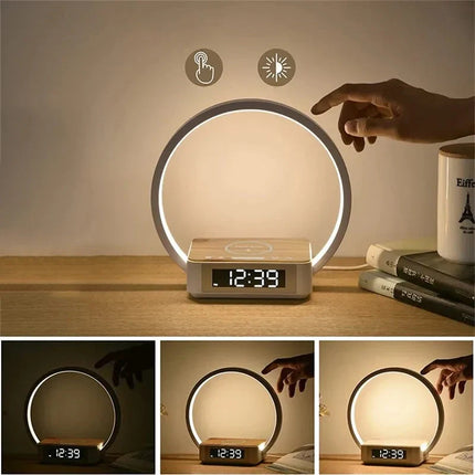 Vækkeur med trådløs oplader og lampe