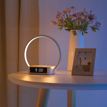 Vækkeur med trådløs oplader og lampe