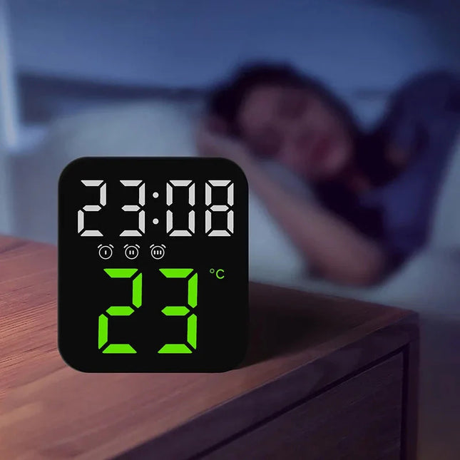 Moderne digitalt rejsevækkeur med alarm