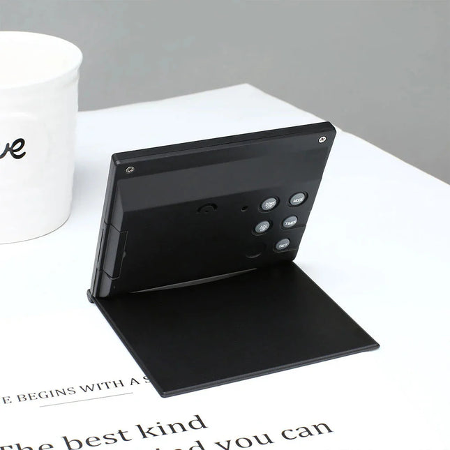 Lille foldbart digitalt rejsevækkeur