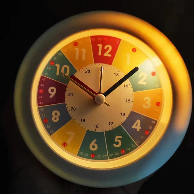 Rundt pædagogisk vækkeur til børneværelset