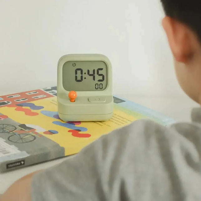 Retro digitalt vækkeur til drenge