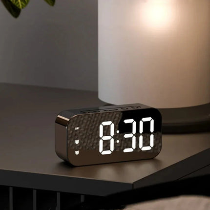 Moderne digitalt spejl vækkeur med LED