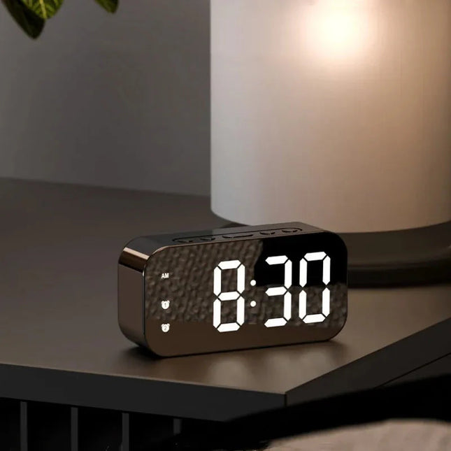 Moderne digitalt spejl vækkeur med LED