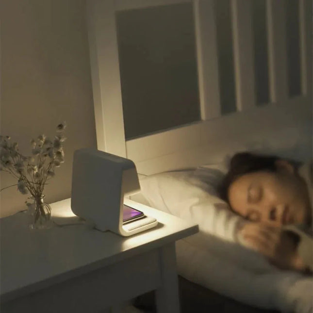 Digitalt vækkeur med trådløs oplader