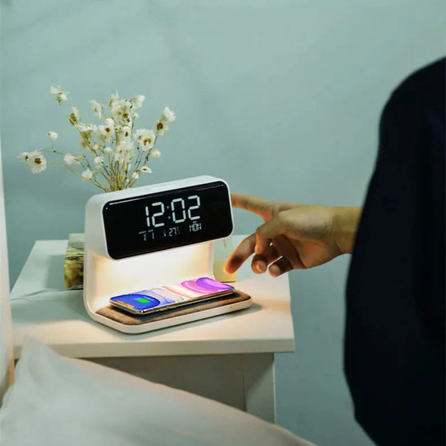 Digitalt vækkeur med trådløs oplader