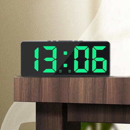 Digitalt LED vækkeur til soveværelset