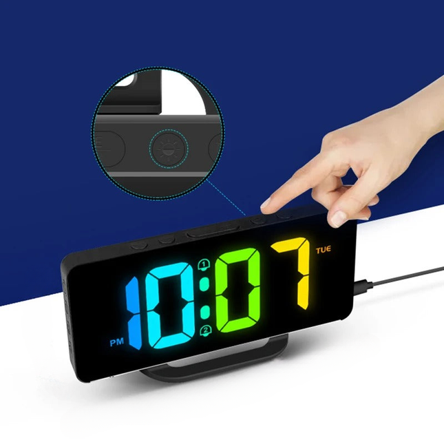 Digitalt spejl vækkeur med USB-oplader