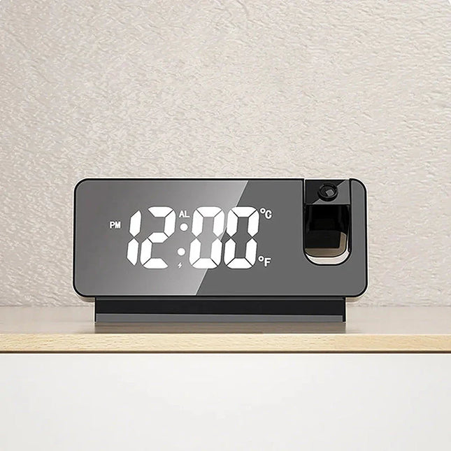 Moderne digitalt vækkeur med projektor