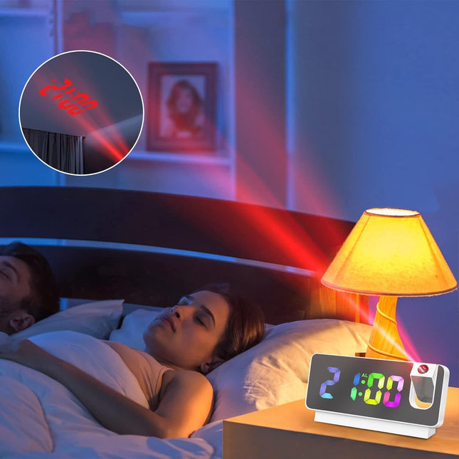 Vækkeur med projektor og USB-opladning