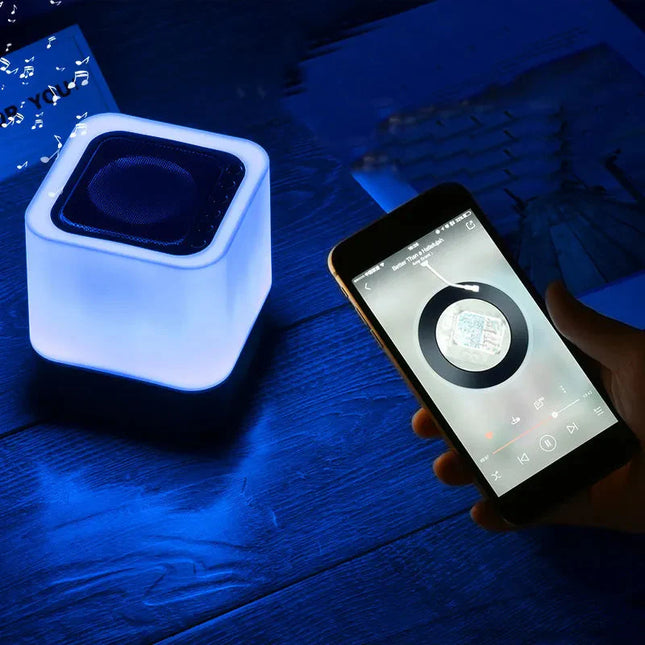 Vækkeur med farveskiftende natlampe